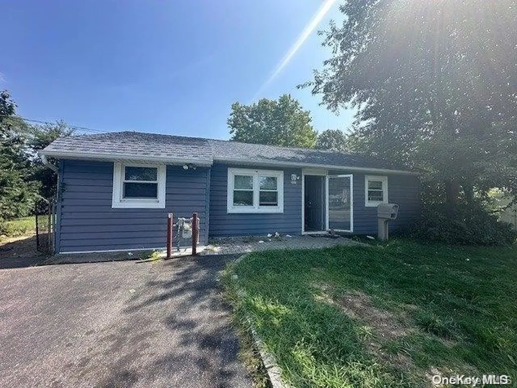 904 Bay Shore Avenue West Islip NY 11795