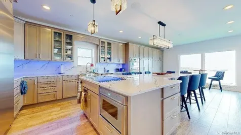 118 Westernconcourse Amity Harbor NY 11701