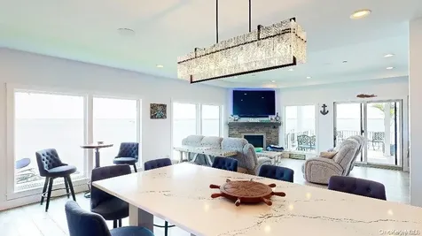 118 Westernconcourse Amity Harbor NY 11701