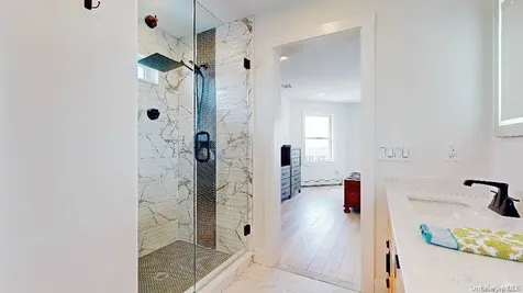 118 Westernconcourse Amity Harbor NY 11701