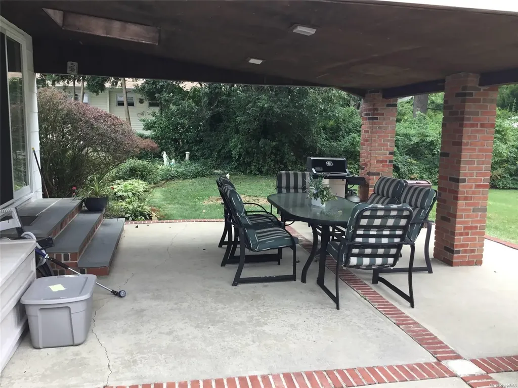 1058 Callahan Street Bay Shore NY 11706