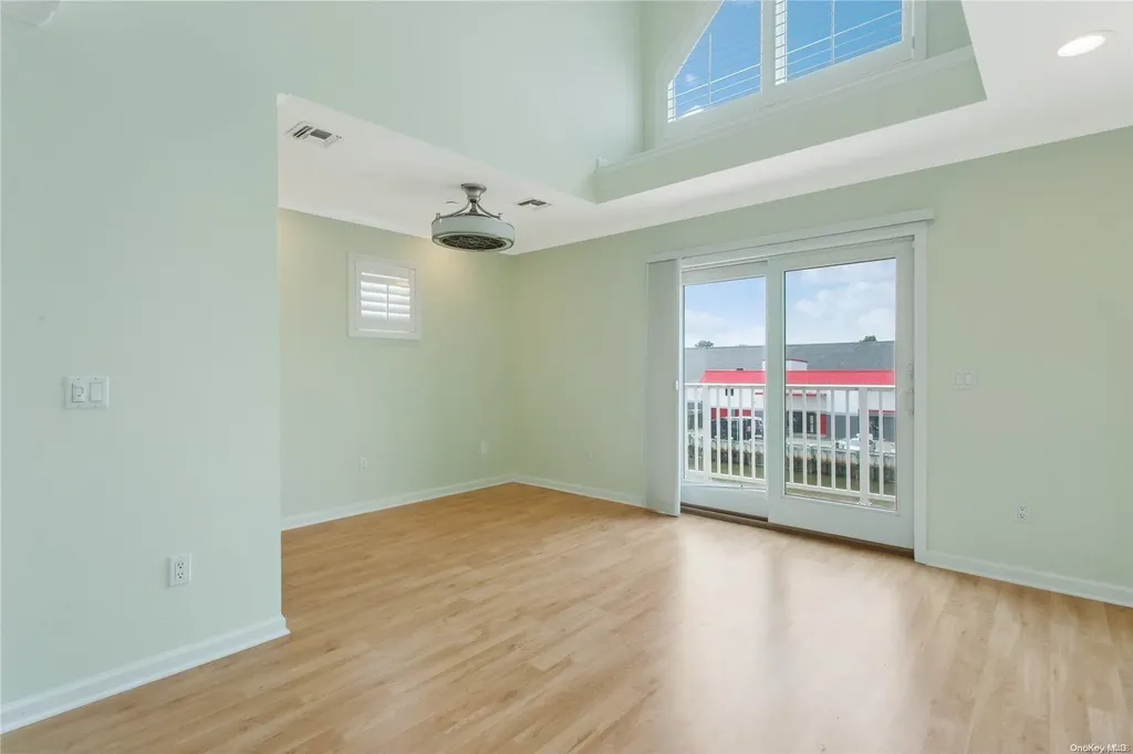 531 Ray Street Freeport NY 11520