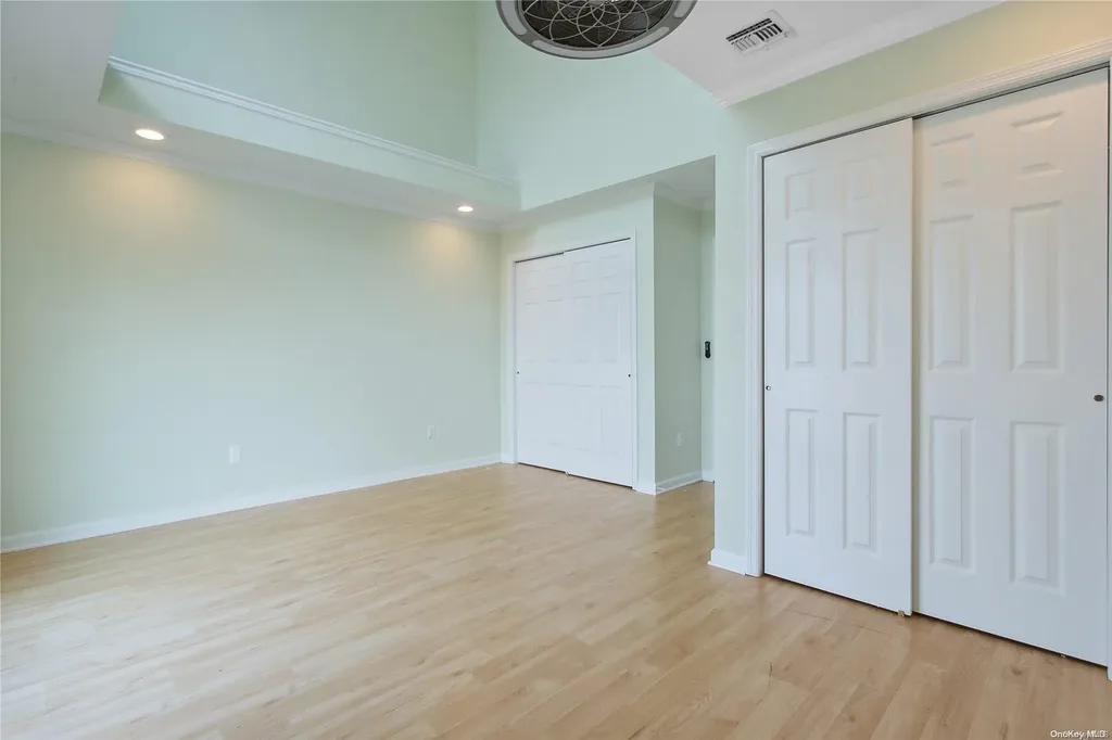 531 Ray Street Freeport NY 11520