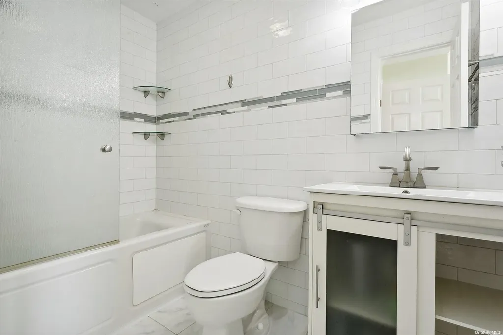 531 Ray Street Freeport NY 11520