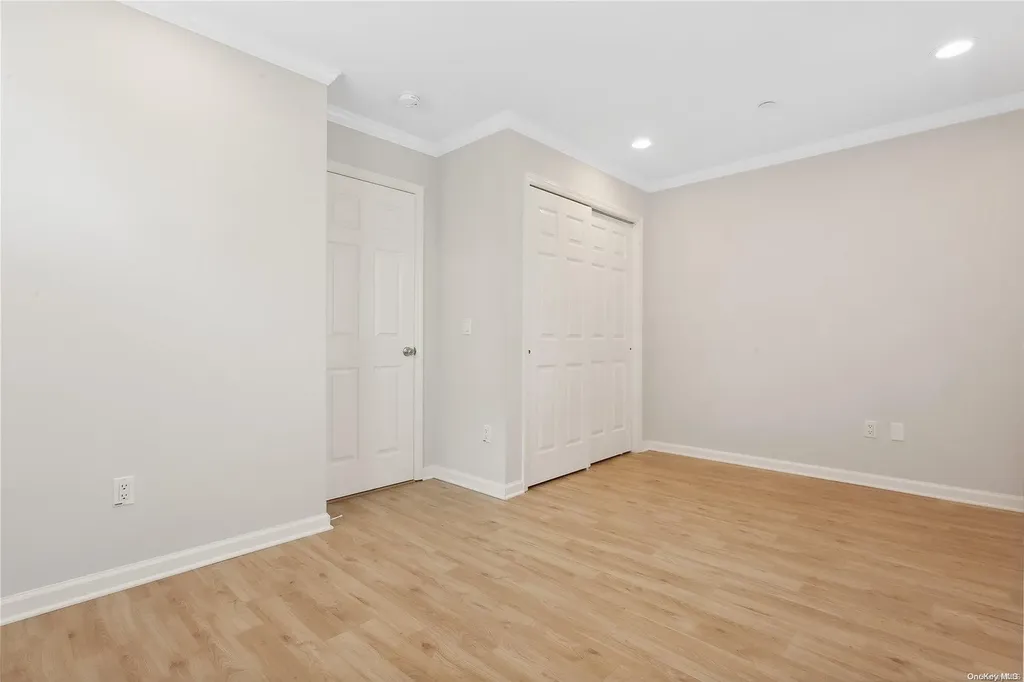 531 Ray Street Freeport NY 11520