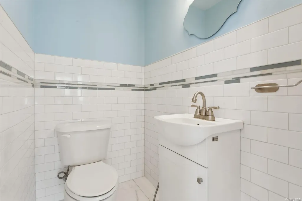 531 Ray Street Freeport NY 11520