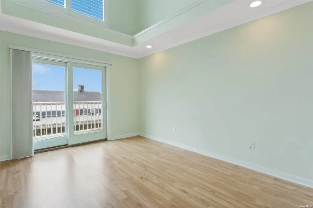 531 Ray Street Freeport NY 11520