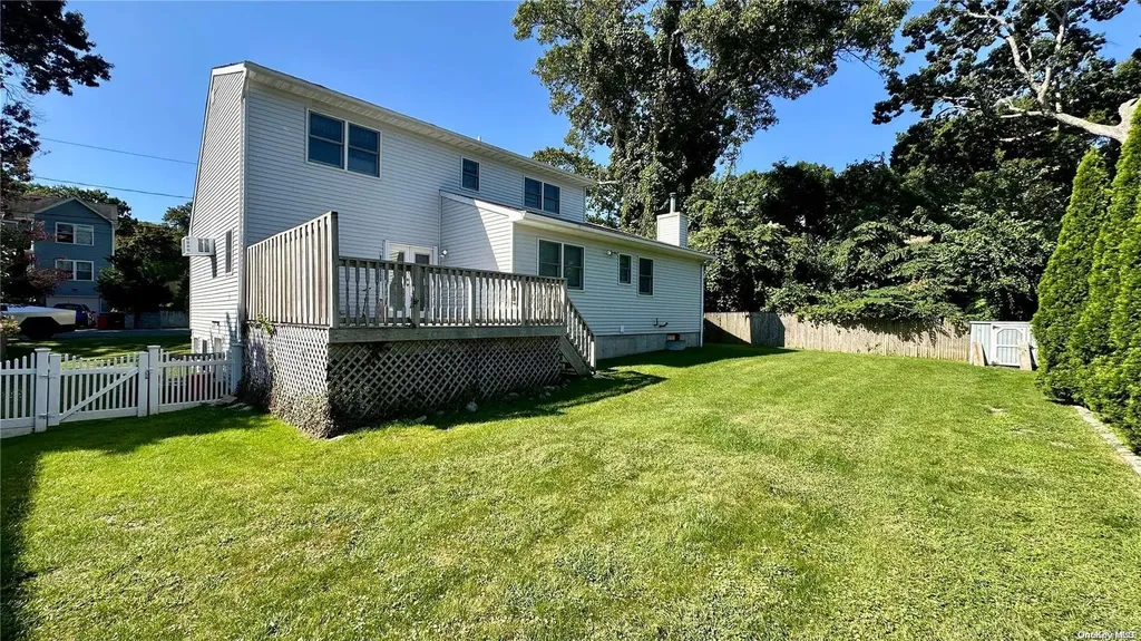 21 Dryad Road Rocky Point NY 11778