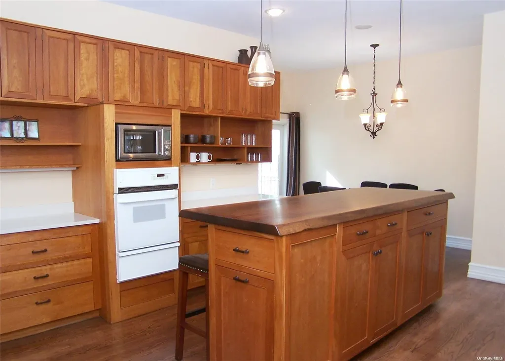 41 Church Lane West Islip NY 11795
