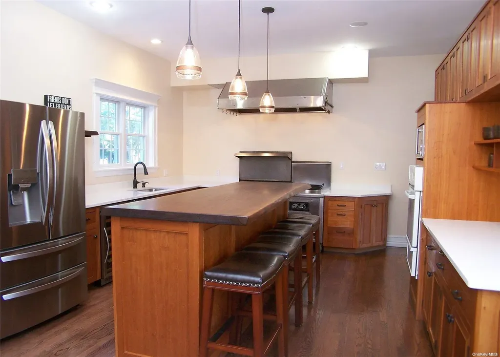41 Church Lane West Islip NY 11795