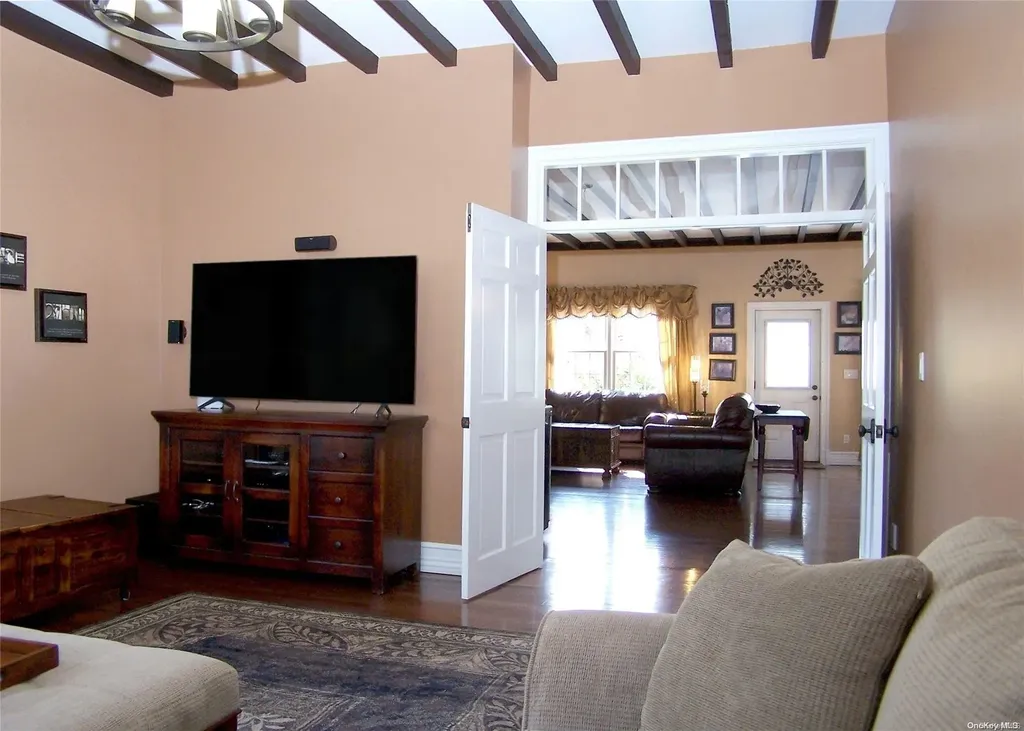 41 Church Lane West Islip NY 11795