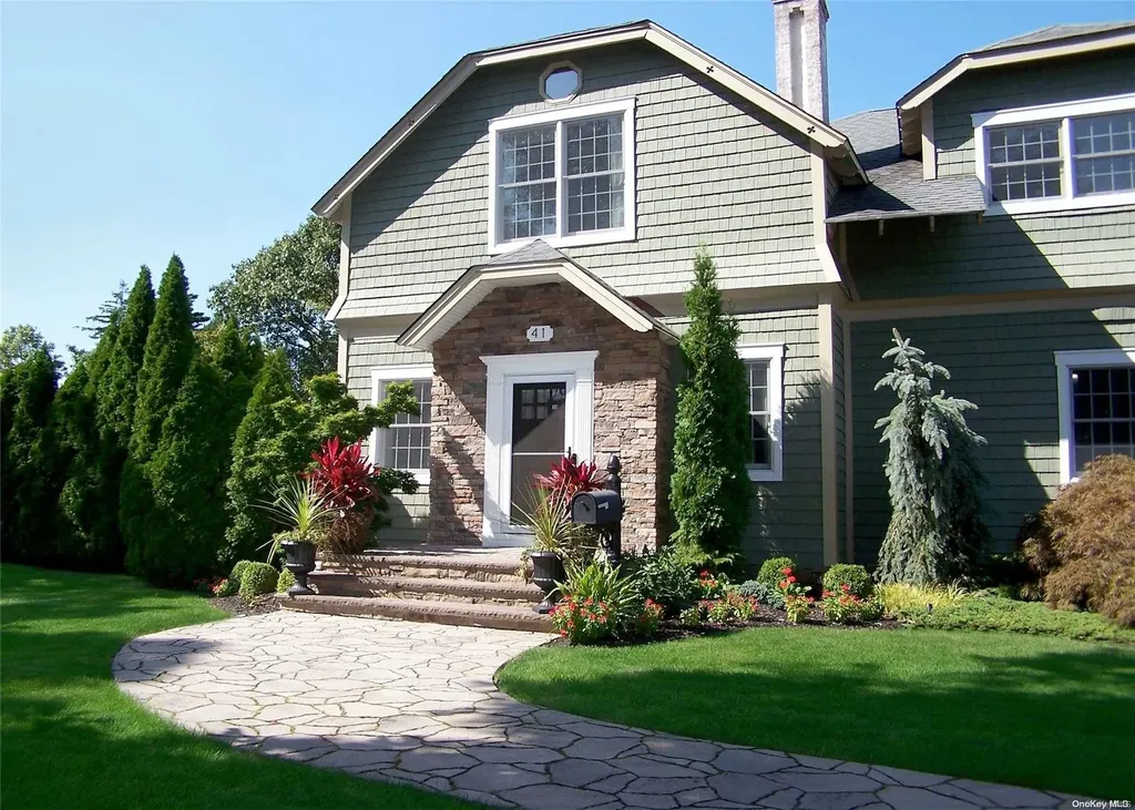 41 Church Lane West Islip NY 11795