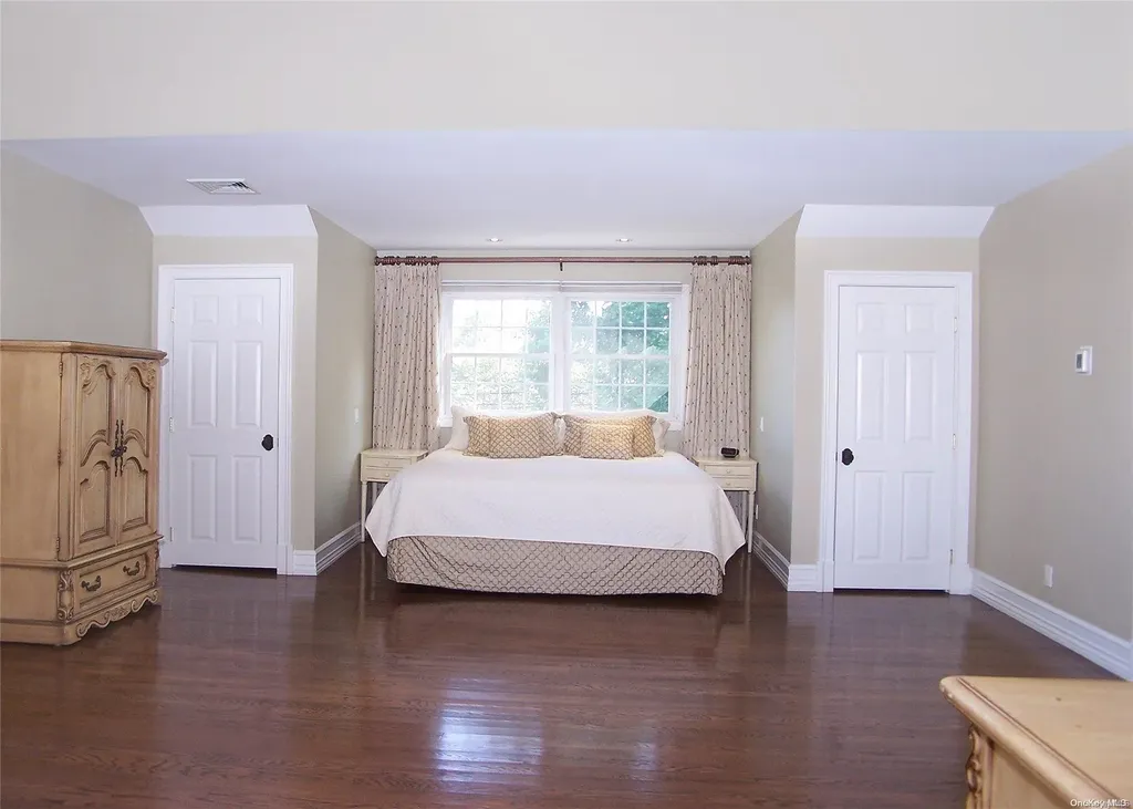 41 Church Lane West Islip NY 11795
