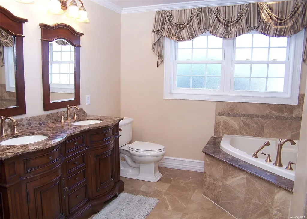41 Church Lane West Islip NY 11795