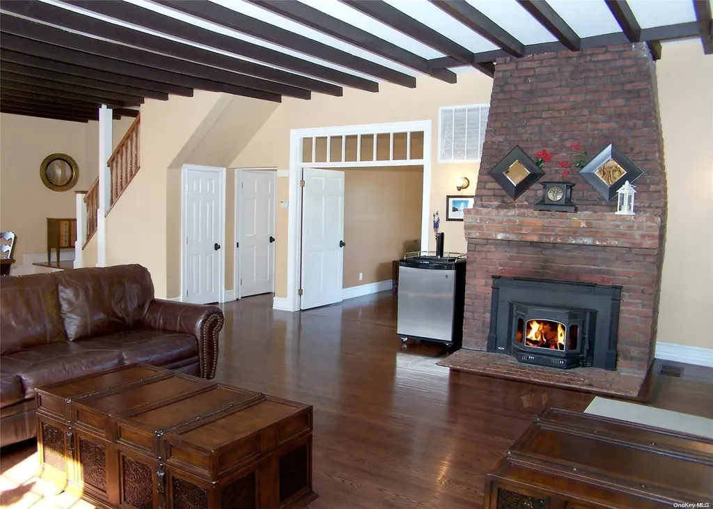 41 Church Lane West Islip NY 11795
