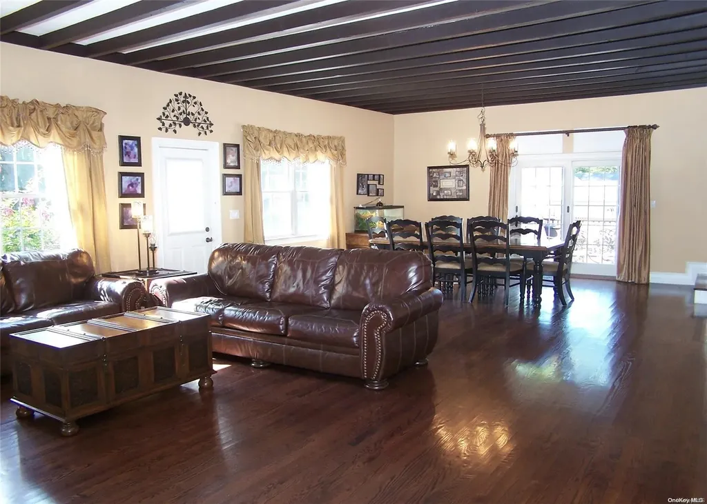 41 Church Lane West Islip NY 11795