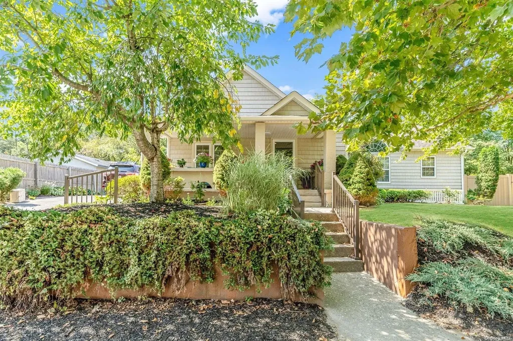 55 Meyer Lane Medford NY 11763