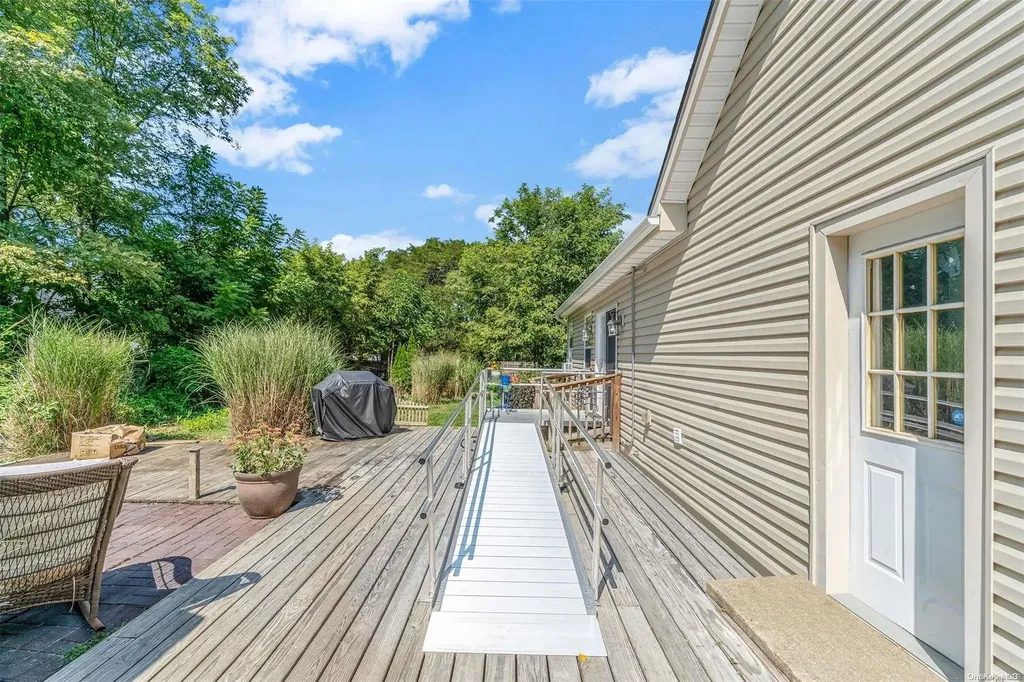 55 Meyer Lane Medford NY 11763