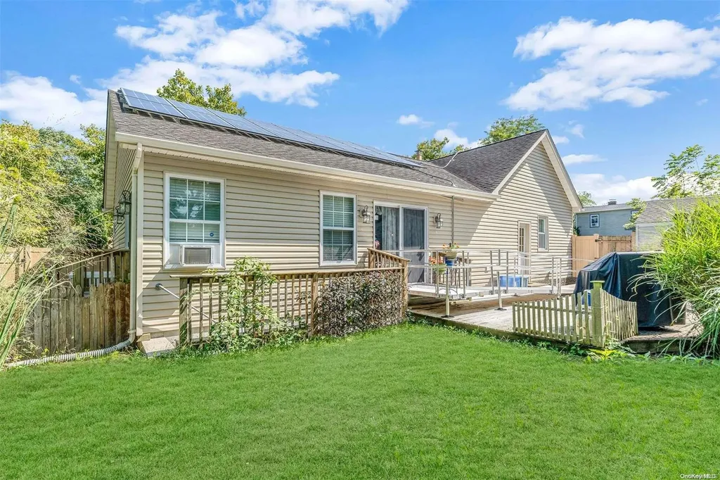 55 Meyer Lane Medford NY 11763
