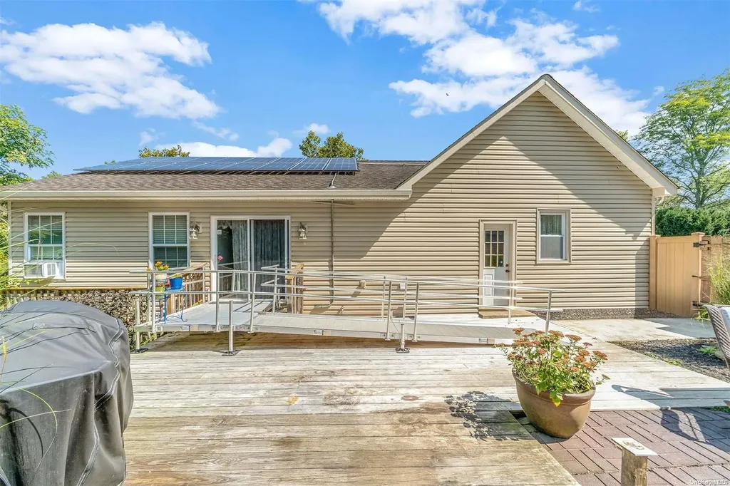 55 Meyer Lane Medford NY 11763