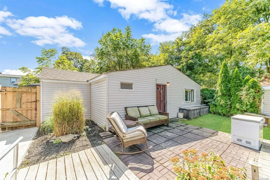 55 Meyer Lane Medford NY 11763