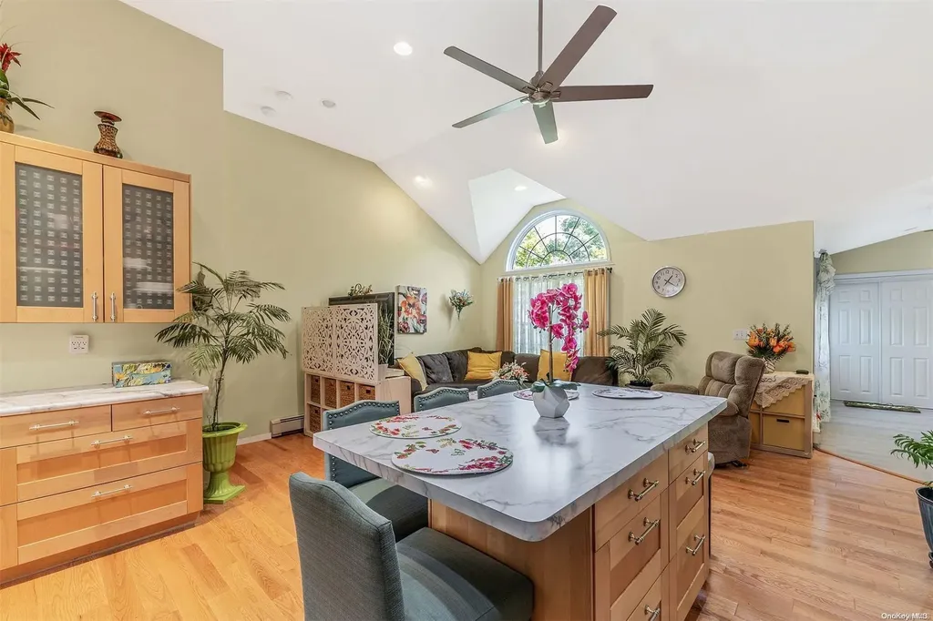 55 Meyer Lane Medford NY 11763