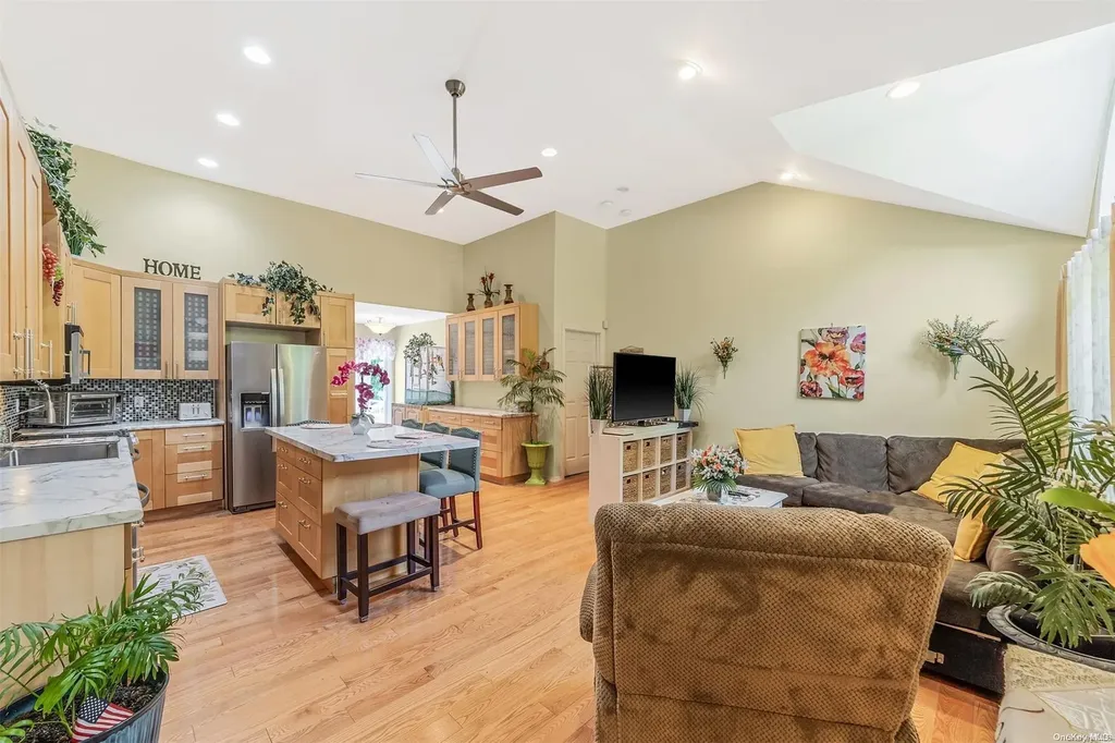 55 Meyer Lane Medford NY 11763