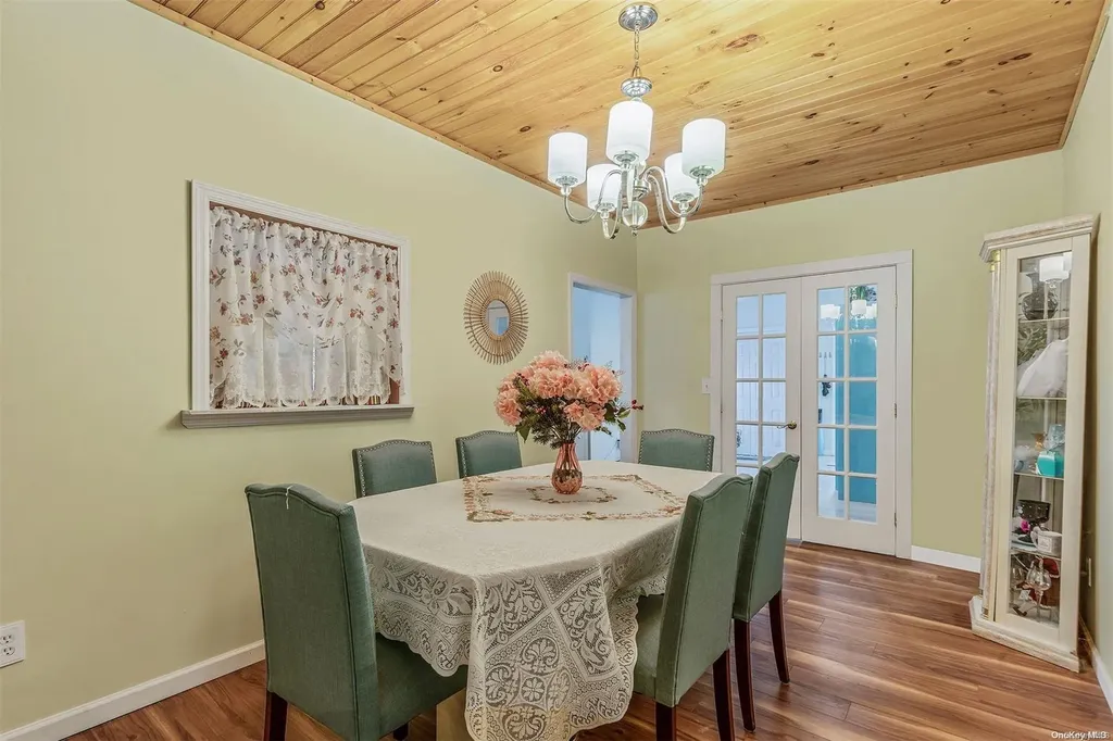 55 Meyer Lane Medford NY 11763