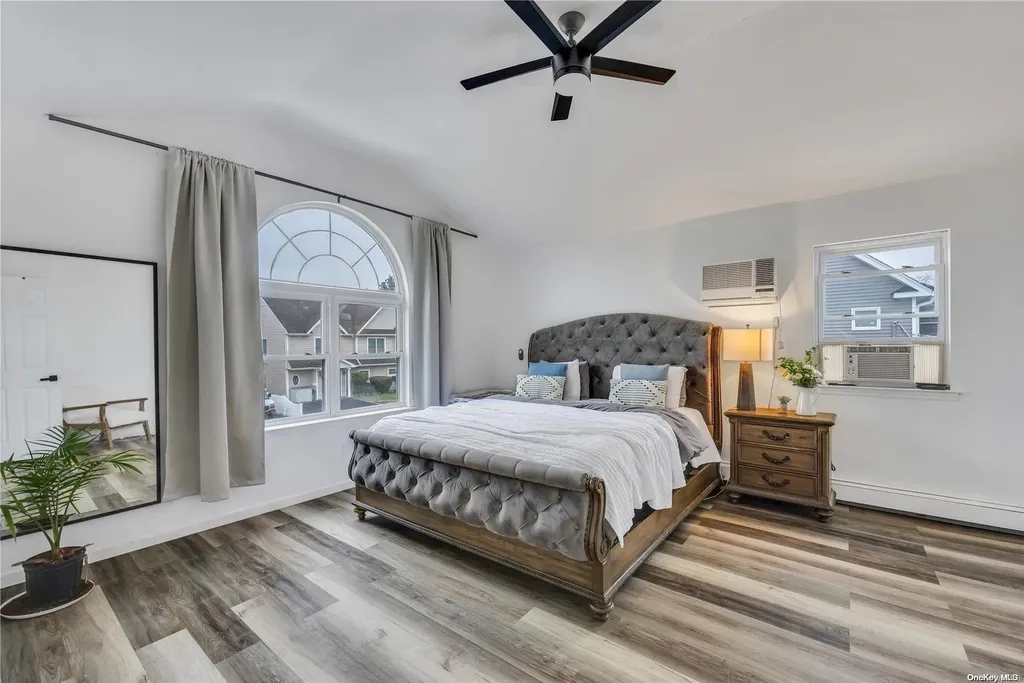 21 Hoover Lane Bethpage NY 11714