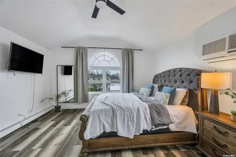 21 Hoover Lane Bethpage NY 11714