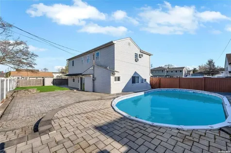 21 Hoover Lane Bethpage NY 11714