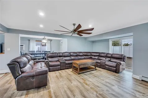 21 Hoover Lane Bethpage NY 11714