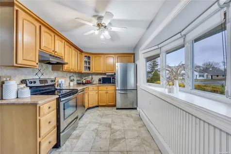 21 Hoover Lane Bethpage NY 11714