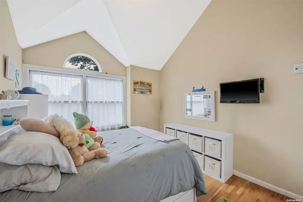 251 5th Avenue Saint James NY 11780