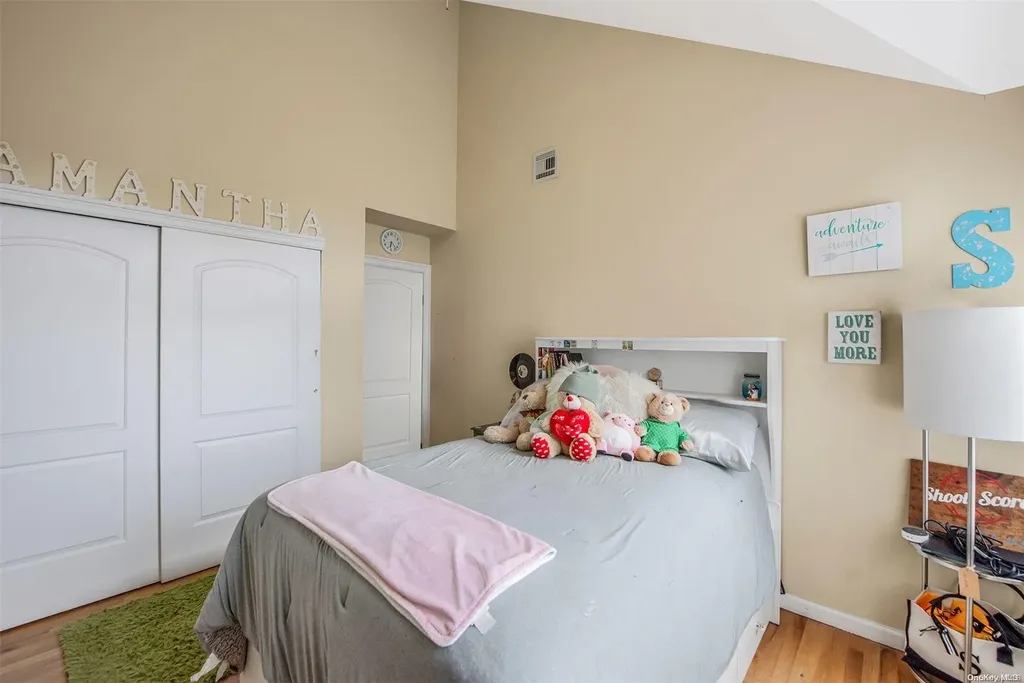 251 5th Avenue Saint James NY 11780