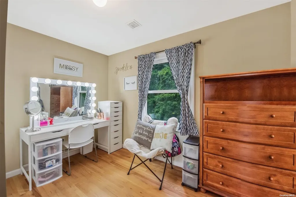 251 5th Avenue Saint James NY 11780