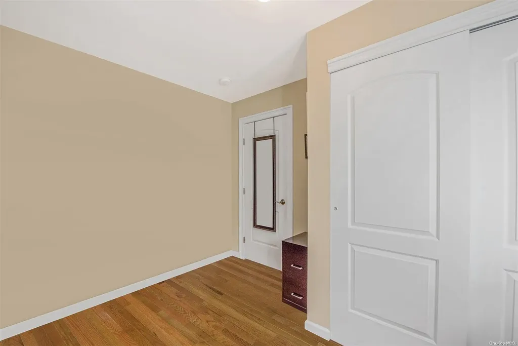 251 5th Avenue Saint James NY 11780