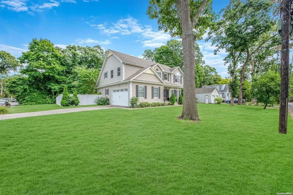 251 5th Avenue Saint James NY 11780