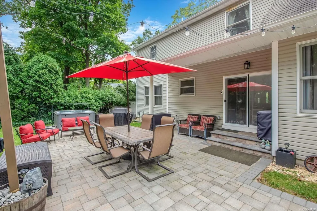 251 5th Avenue Saint James NY 11780