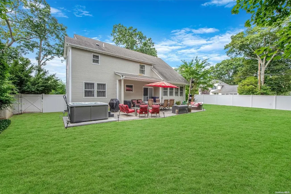 251 5th Avenue Saint James NY 11780