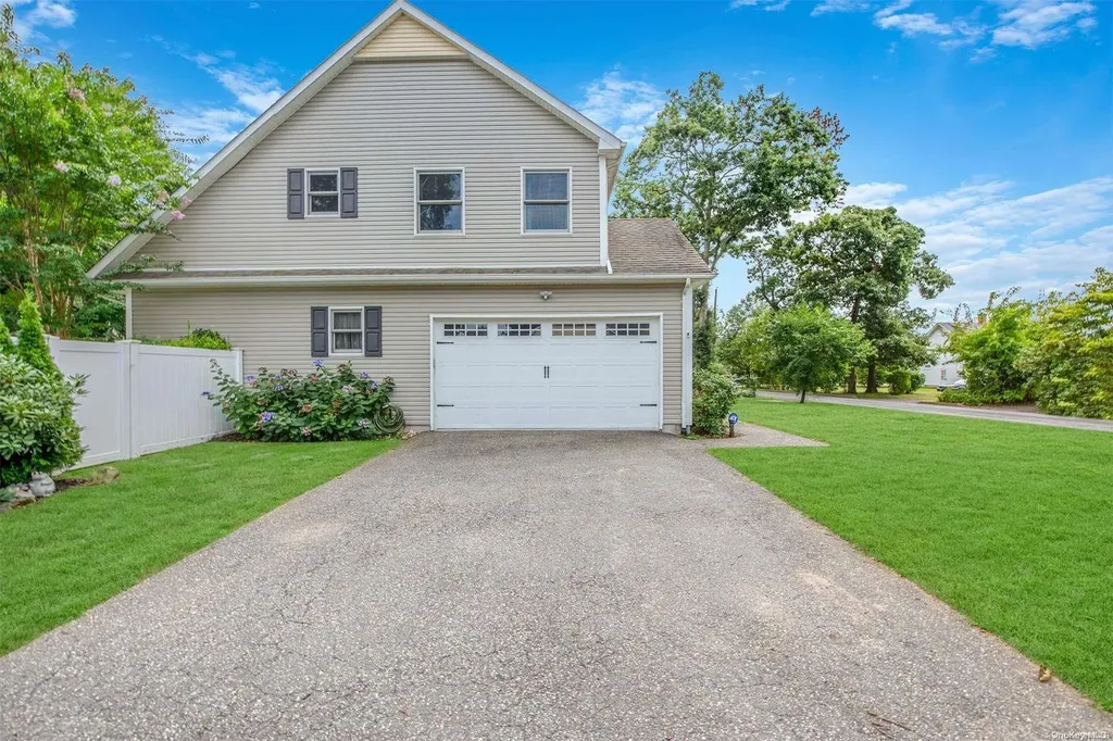 251 5th Avenue Saint James NY 11780