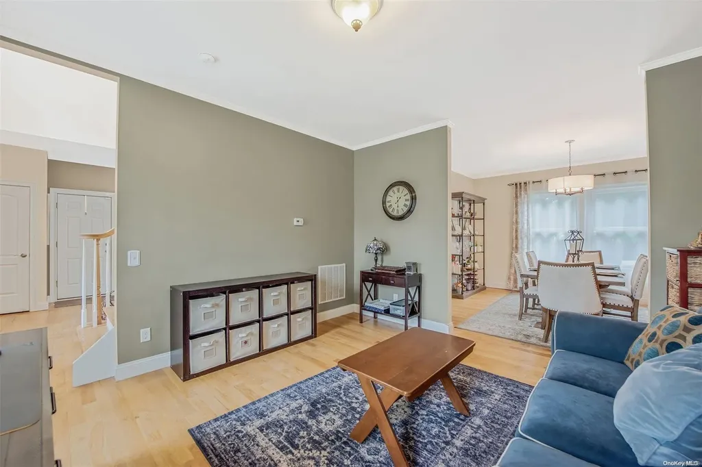 251 5th Avenue Saint James NY 11780