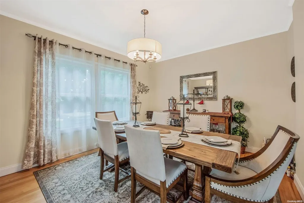 251 5th Avenue Saint James NY 11780