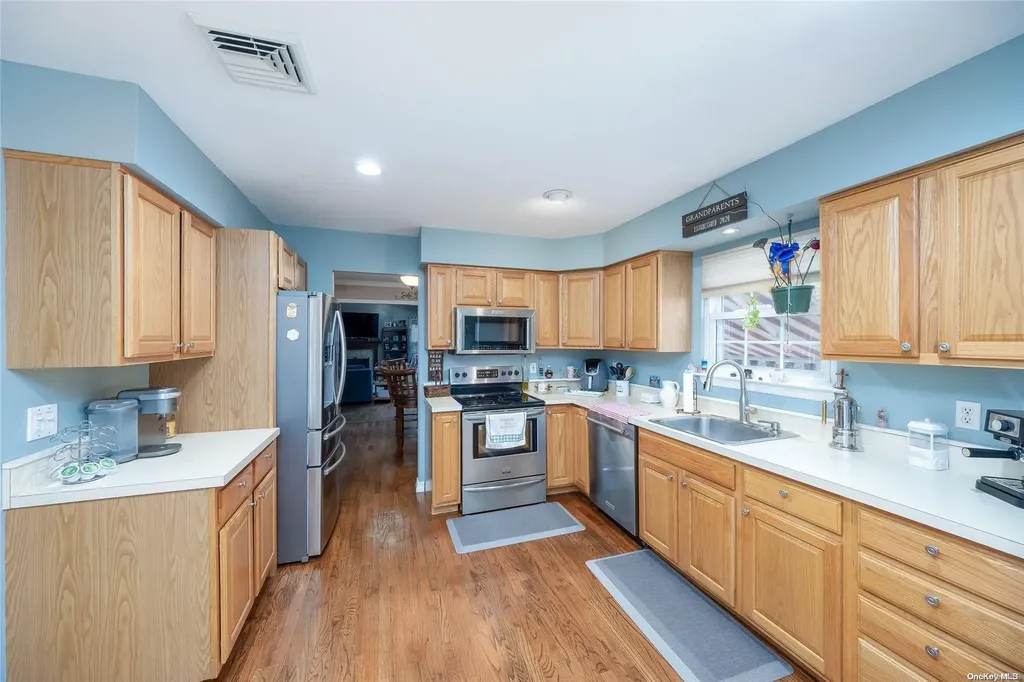 507 Grand Boulevard Deer Park NY 11729