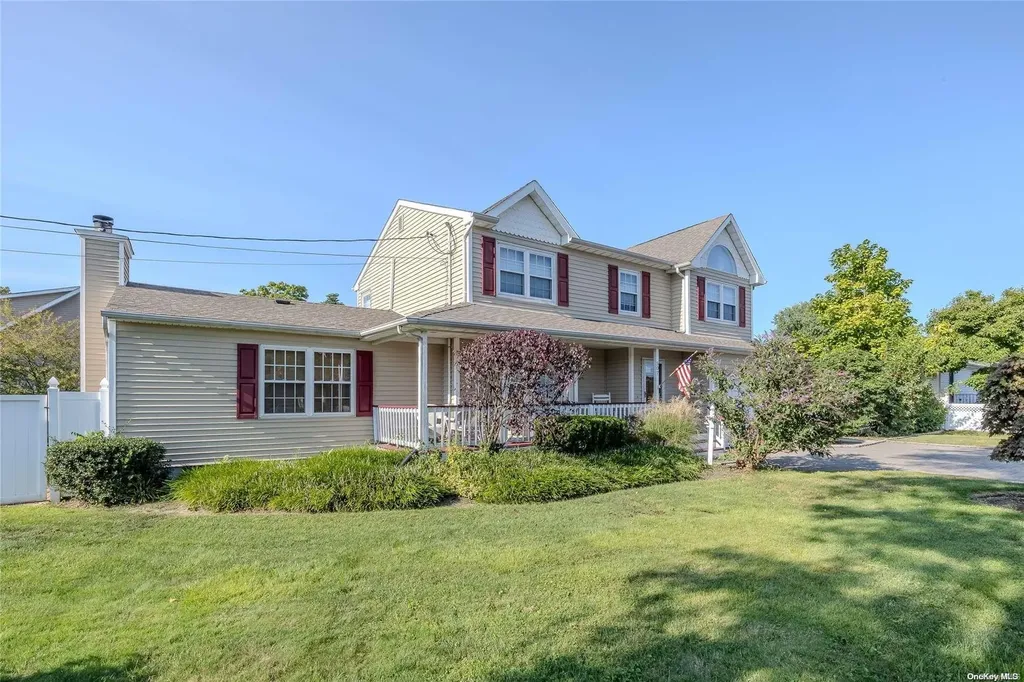 507 Grand Boulevard Deer Park NY 11729