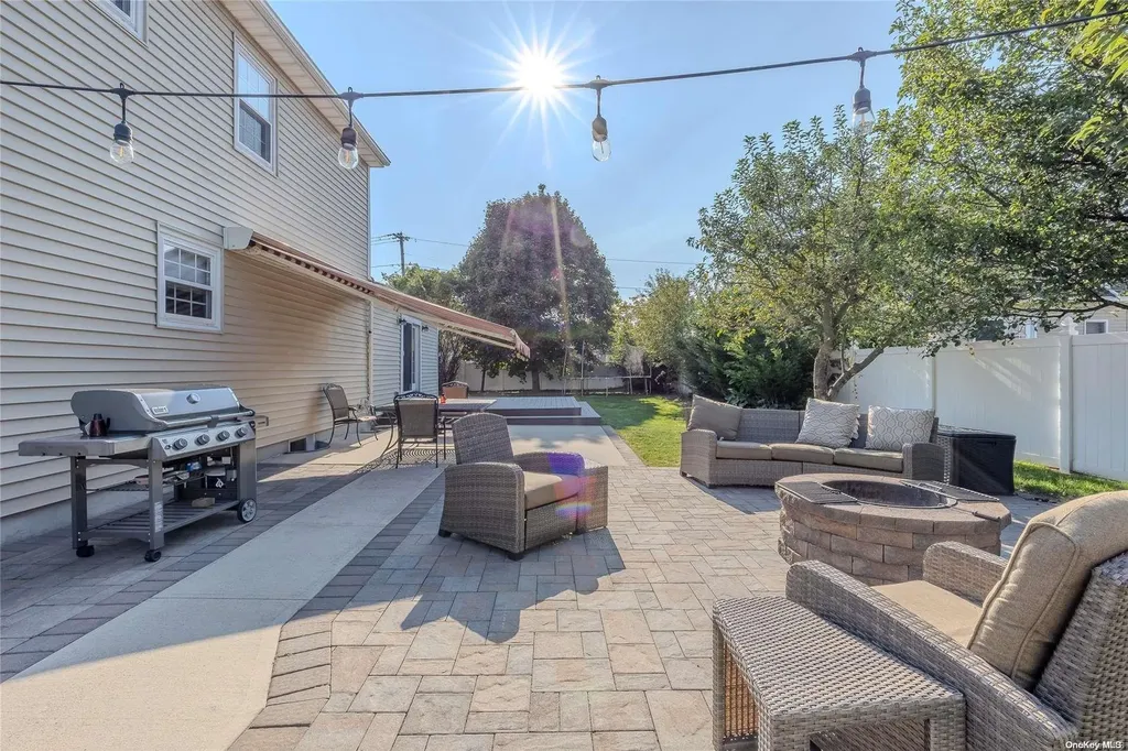 507 Grand Boulevard Deer Park NY 11729