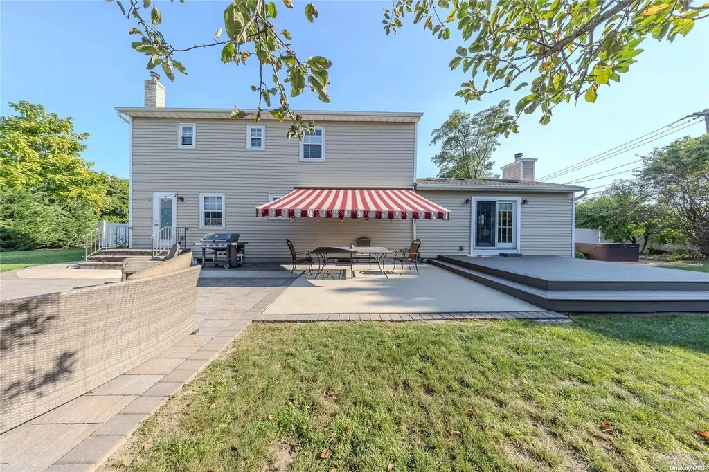 507 Grand Boulevard Deer Park NY 11729