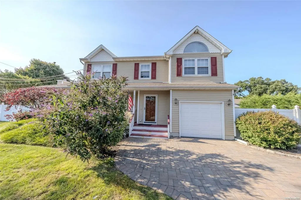 507 Grand Boulevard Deer Park NY 11729
