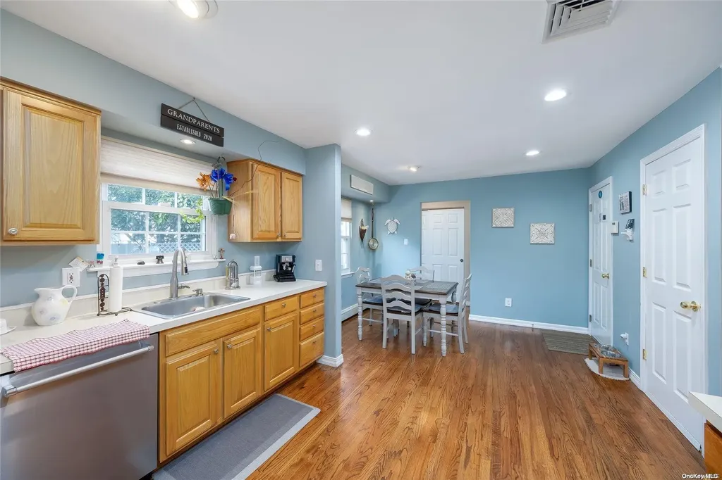 507 Grand Boulevard Deer Park NY 11729