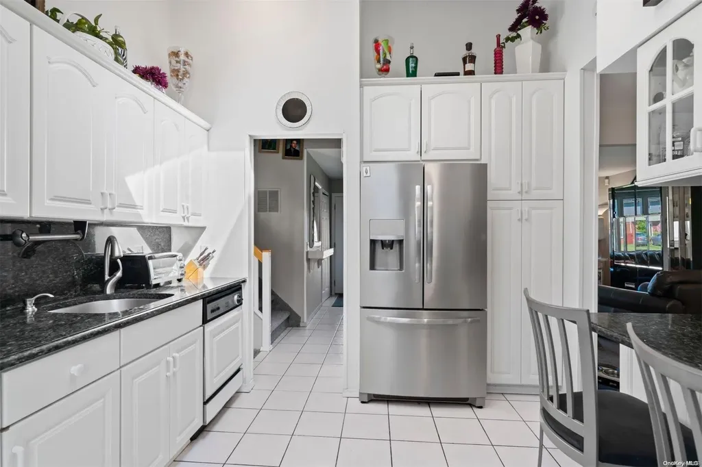 18 Pickwick Drive Commack NY 11725